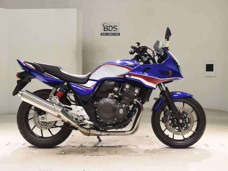 Honda CB400 Super Boldor 2023