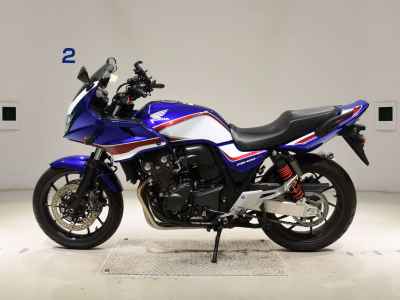 Honda CB400 Super Boldor 2023
