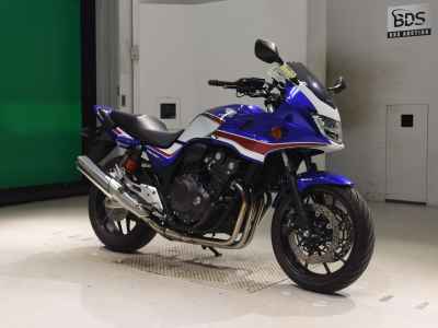 Honda CB400 Super Boldor 2023