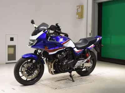 Honda CB400 Super Boldor 2023