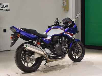Honda CB400 Super Boldor 2023