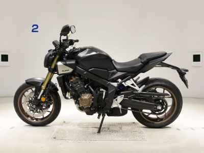 Honda CB650R E-Clutch 2024