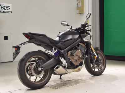 Honda CB650R E-Clutch 2024