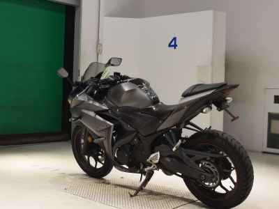 Yamaha YZF-R25 2016