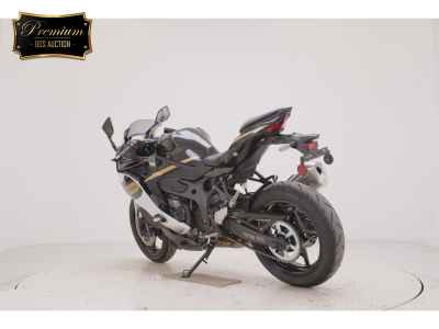 Kawasaki Ninja ZX-4R SE 2025