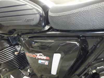 Kawasaki GPX Legend Twin 2020