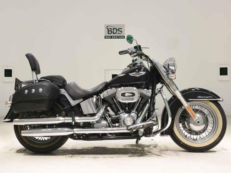 Harley-Davidson Deluxe FLSTN1580 2011