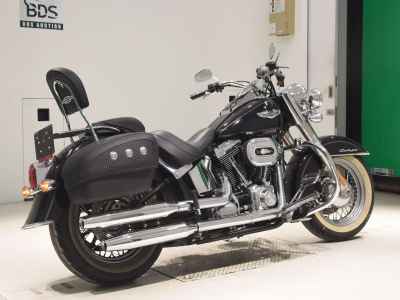 Harley-Davidson Deluxe FLSTN1580 2011