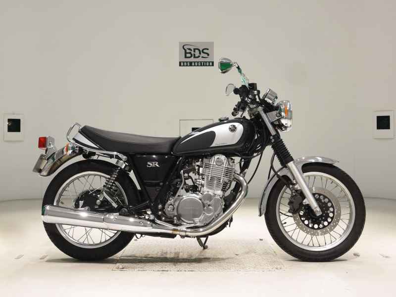 Yamaha SR400 2021