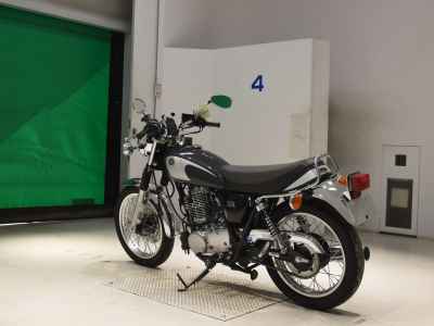 Yamaha SR400 2021
