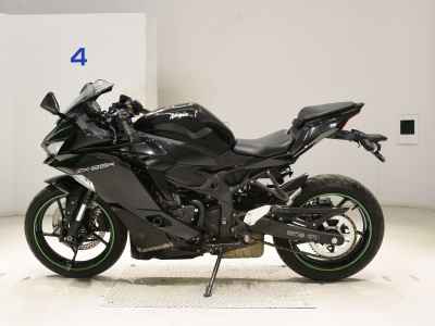 Kawasaki Ninja ZX-25R 2022