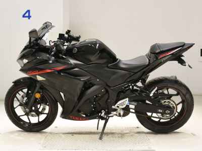 Yamaha YZF-R25 2015