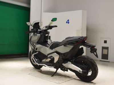 Honda X-Adv 750 2025