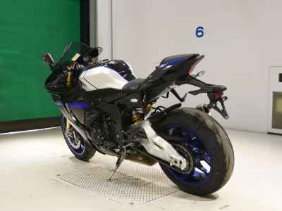 Yamaha YZF-R1M 2023