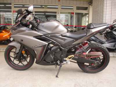 Yamaha YZF-R25 2016