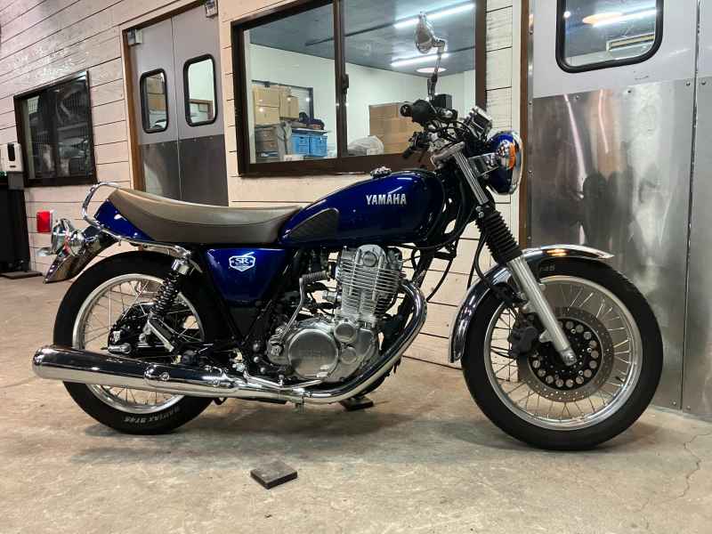 Yamaha SR400 2021