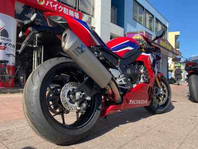 Honda CBR1000RR-R FB SP 2025