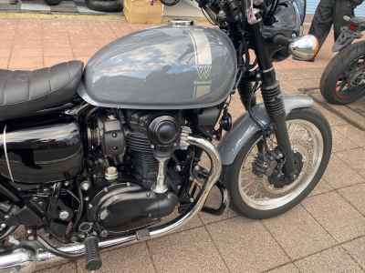 Kawasaki W800 2023