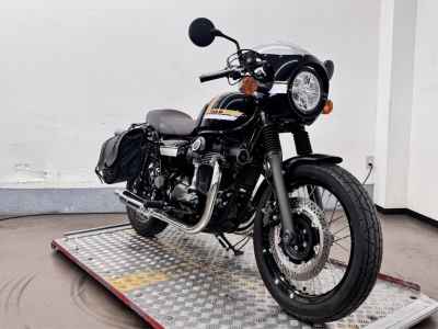 Kawasaki W800 2022