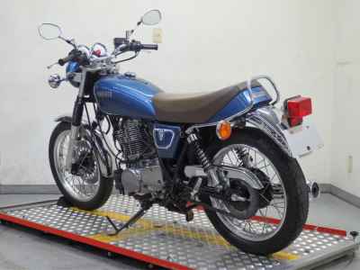 Yamaha SR400 2021