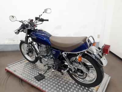 Yamaha SR400 2021