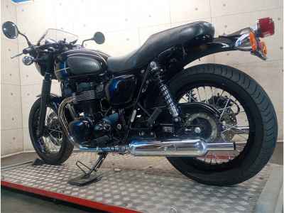 Kawasaki W800 2022