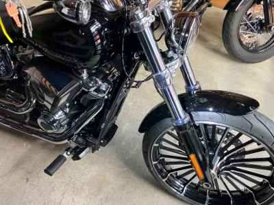 Harley-Davidson Breakout FXBR1920 2025