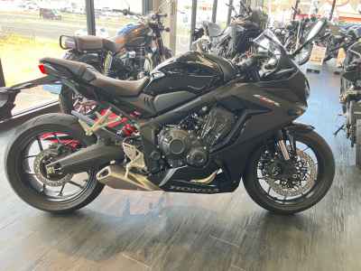Honda CBR650R 2024