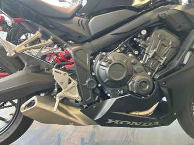 Honda CBR650R 2024
