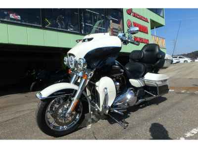 Harley-Davidson Electra Glide FLHTCU1690 2013
