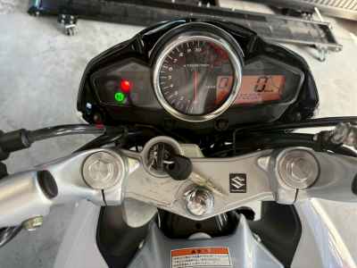 Suzuki GSR250