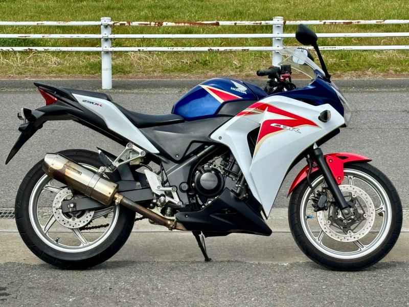 Honda CBR250R 2011
