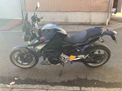Suzuki RF900R 2022
