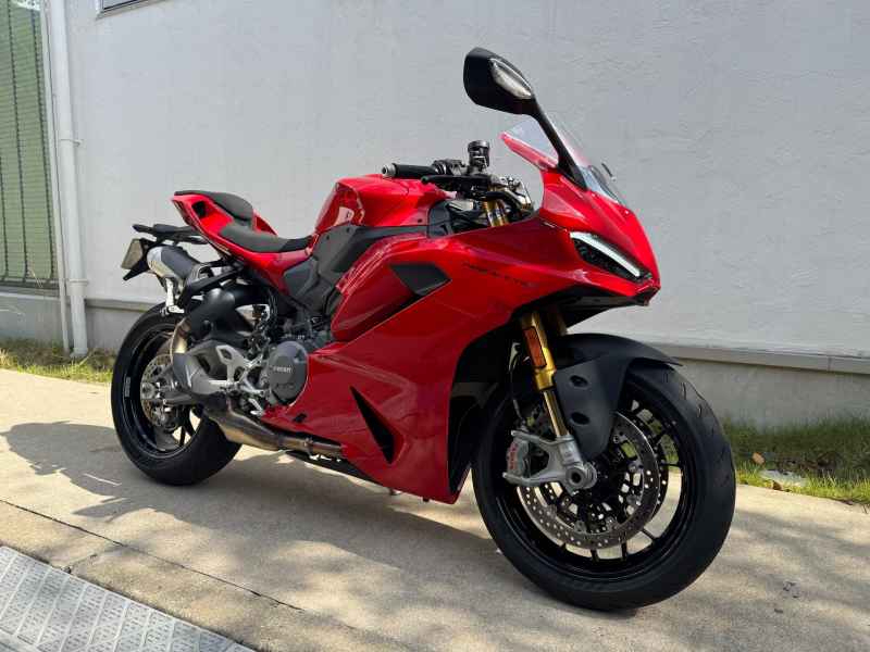 Ducati Panigale V2S 2025