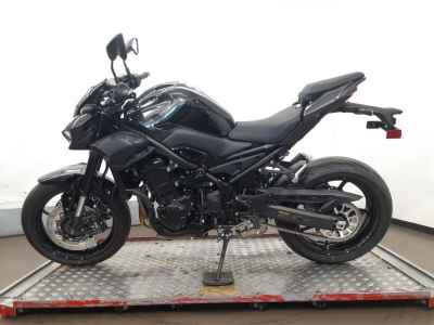 Kawasaki Z900 2025