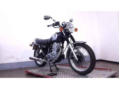 Yamaha SR400 2021