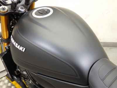 Kawasaki Z900RS SE 2025