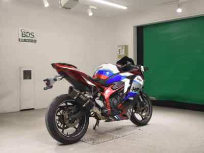 Kawasaki Ninja ZX-25R 2021