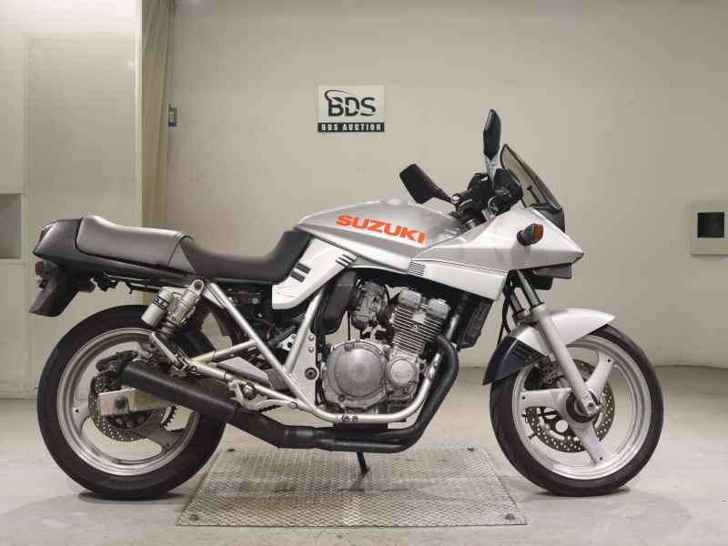 Suzuki GSX250S Katana