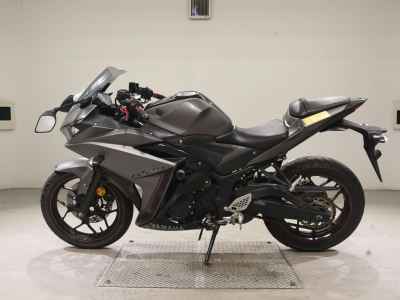 Yamaha YZF-R25 2016