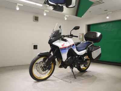 Honda Transalp 750 2025