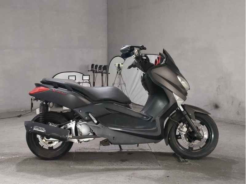 Yamaha XMAX 250