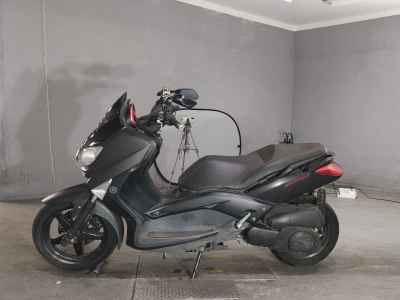 Yamaha XMAX 250