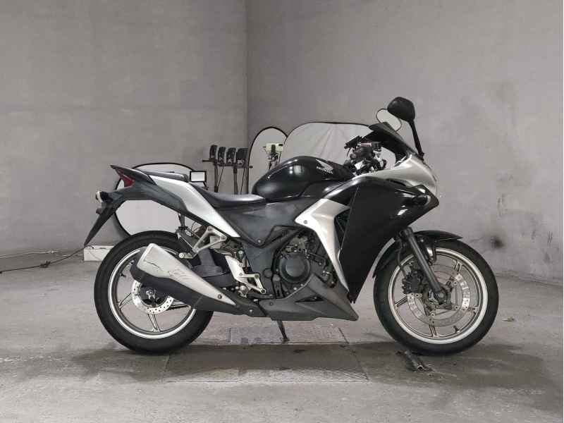 Honda CBR250R 2011