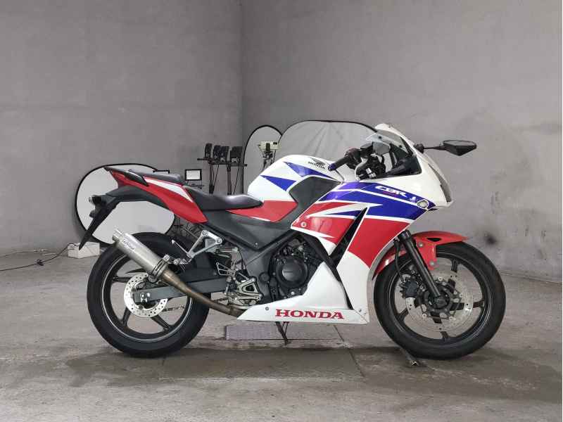 Honda CBR250R 2015