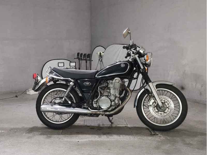 Yamaha SR400