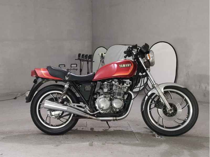 Yamaha XJ550