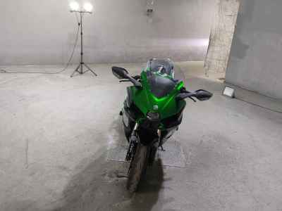 Kawasaki Ninja H2 SX 2023
