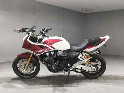 Honda CB1300SF 2025