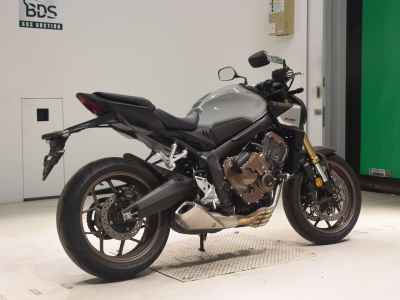 Honda CB650R E-Clutch 2024